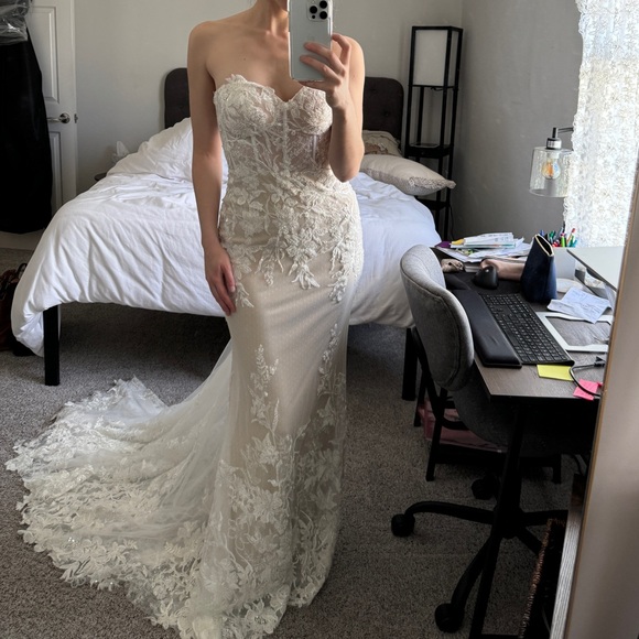 Wedding Dress-Never Worn - Picture 7 of 15